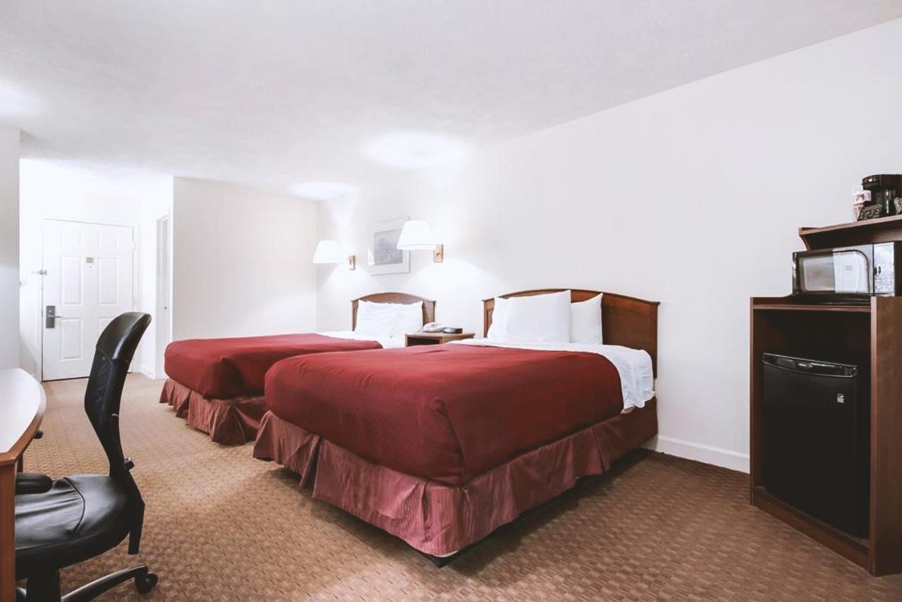 Sky-Palace Inn&Suites McCook Exteriér fotografie