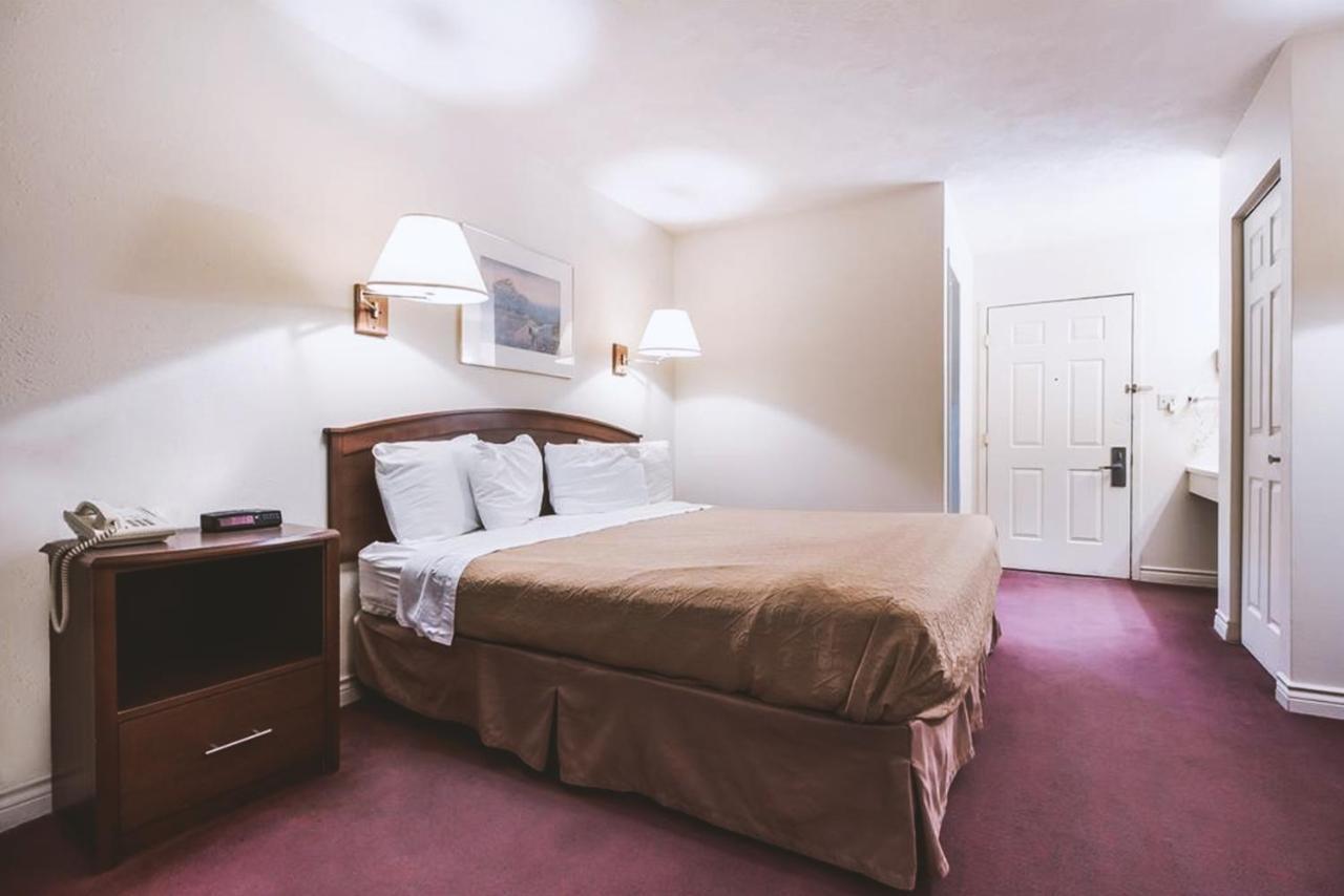 Sky-Palace Inn&Suites McCook Exteriér fotografie